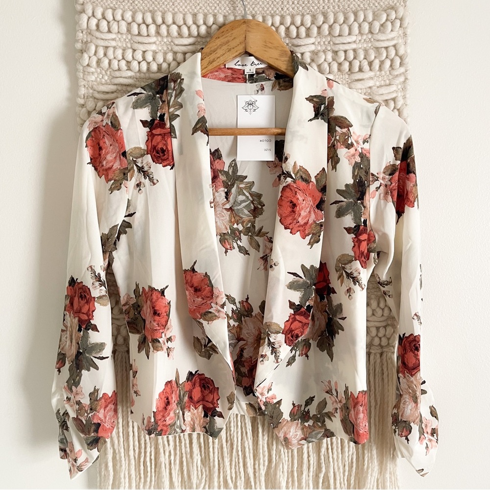 Love Tree Floral Cropped Blazer NWT - Picture 3 of 9